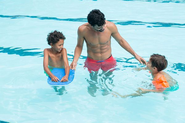 When Should I Enroll My Child in Swim Lessons?