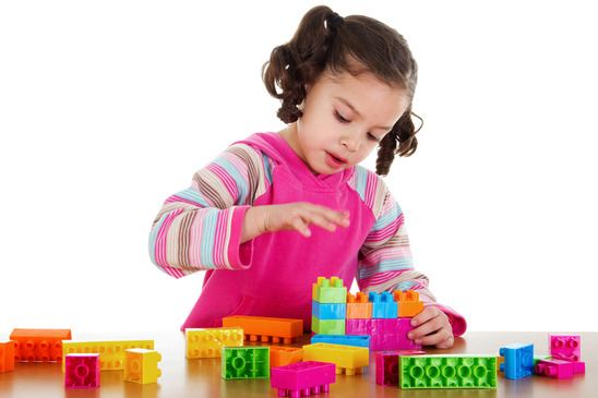 What is montessori & how does it help kids learn?